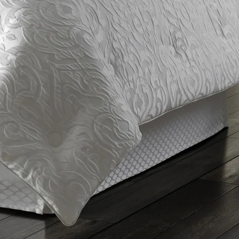 J. Queen New York Astoria White Comforter Set - King NEW